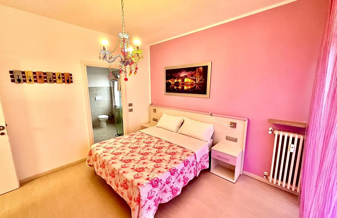 Ai Giardini Rooms-1