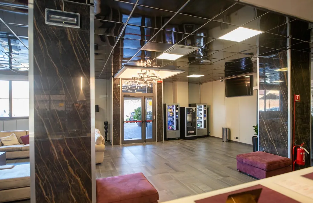 Tiby Hotel-1