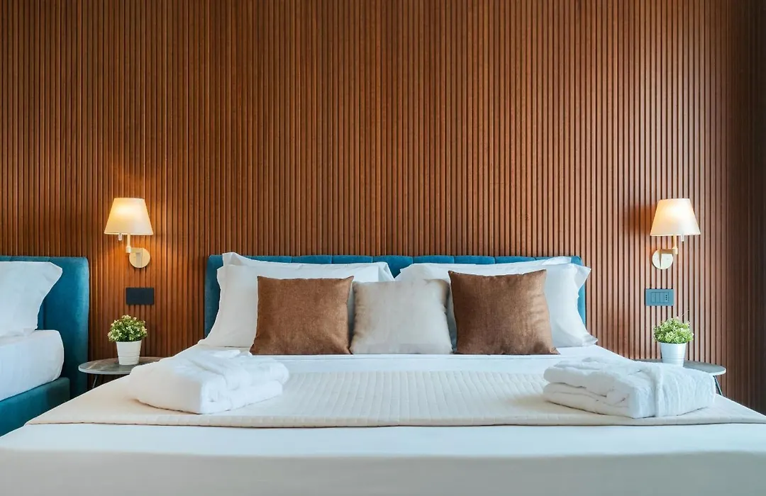 Universal Hotel & Homes-1