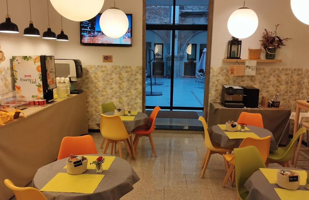 Hostal La Terrassa-1