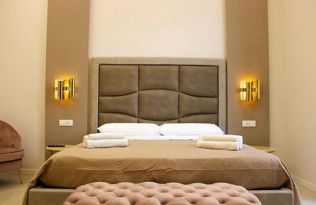 Incentro Elegant Rooms-1