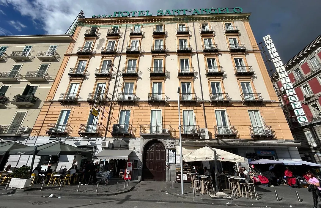 Track 60 - Private Rooms Garibaldi-1