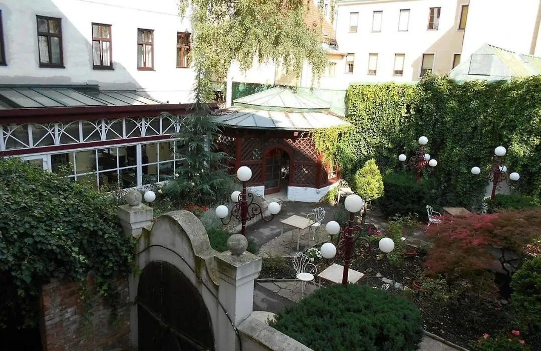 Hotel Viki-1