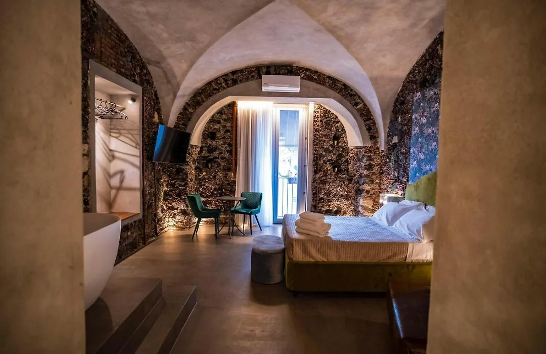 Charme Catania Central Suites-1