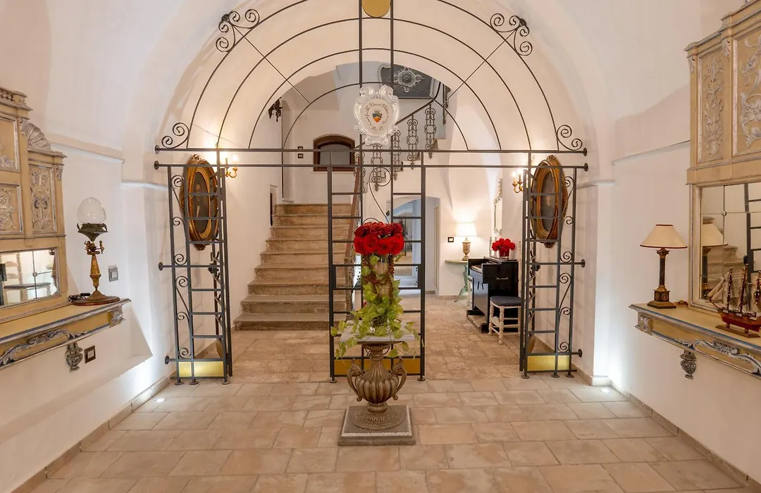 The Crown Palace - Gallipoli-1