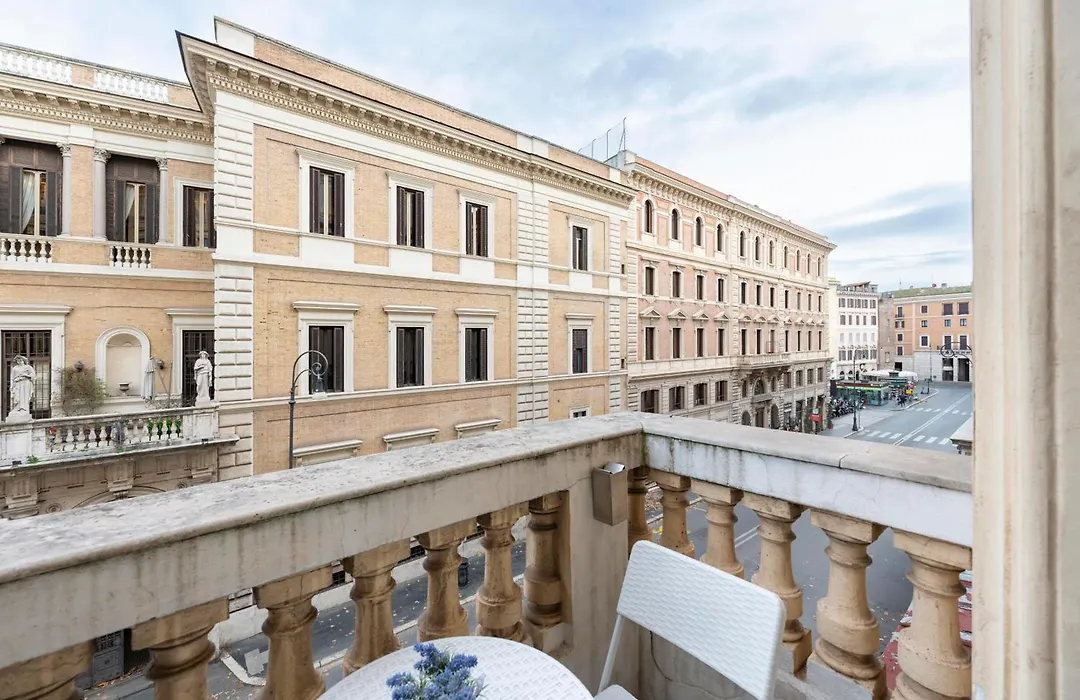 Vanity Navona-1