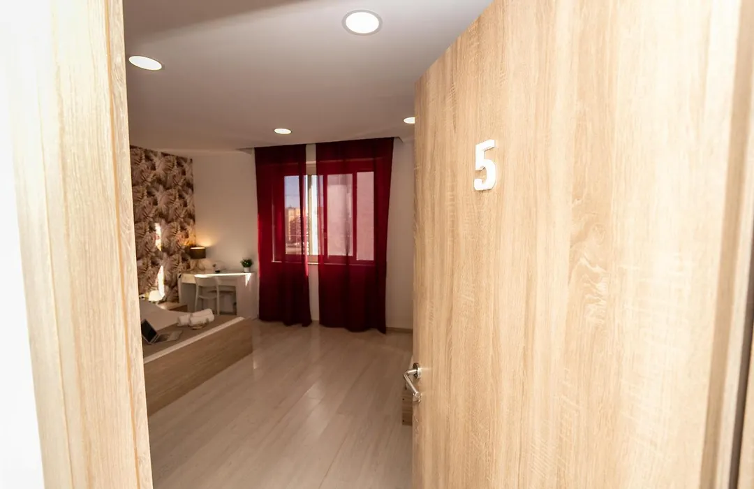 Central Room 128L-1