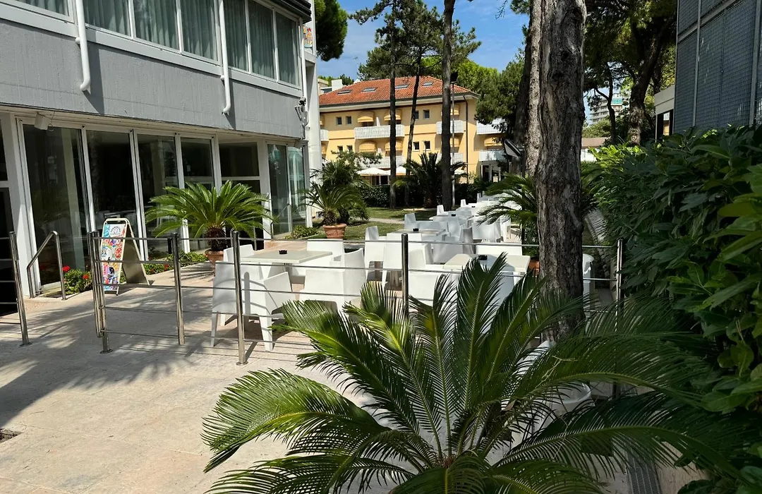 Hotel Carlton-1