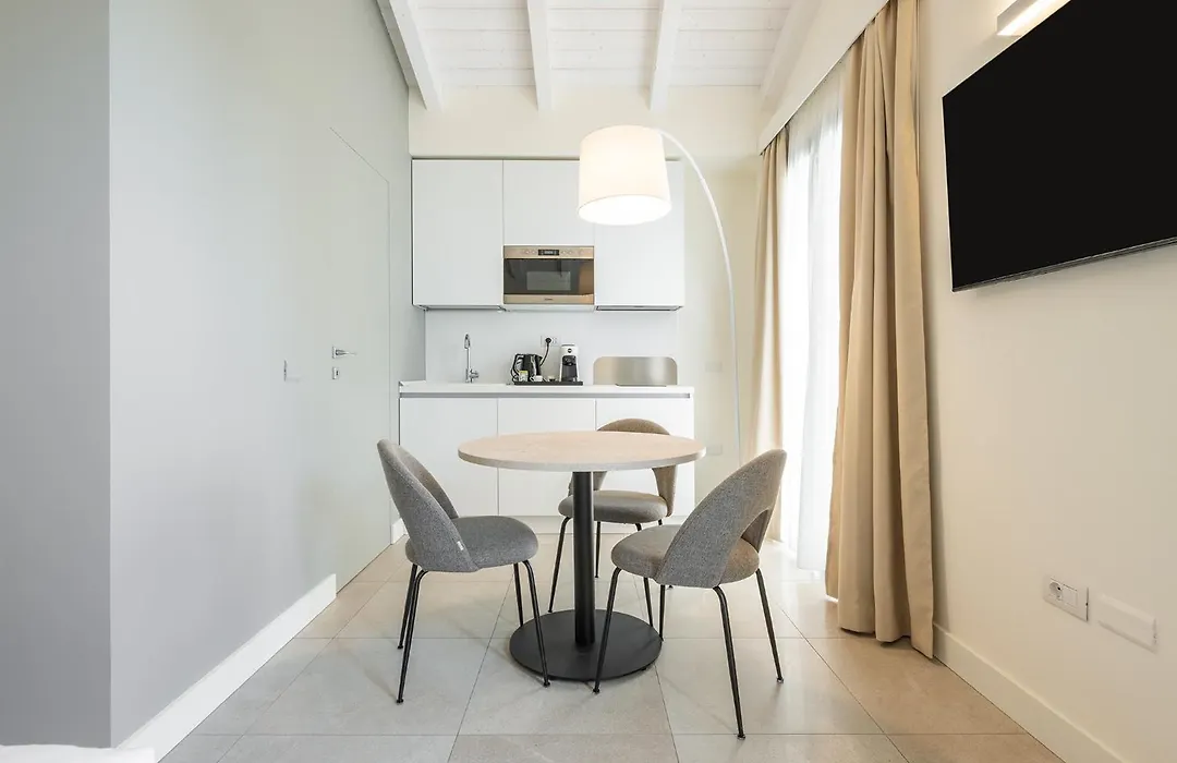 Karalin Sonnino Suites-1