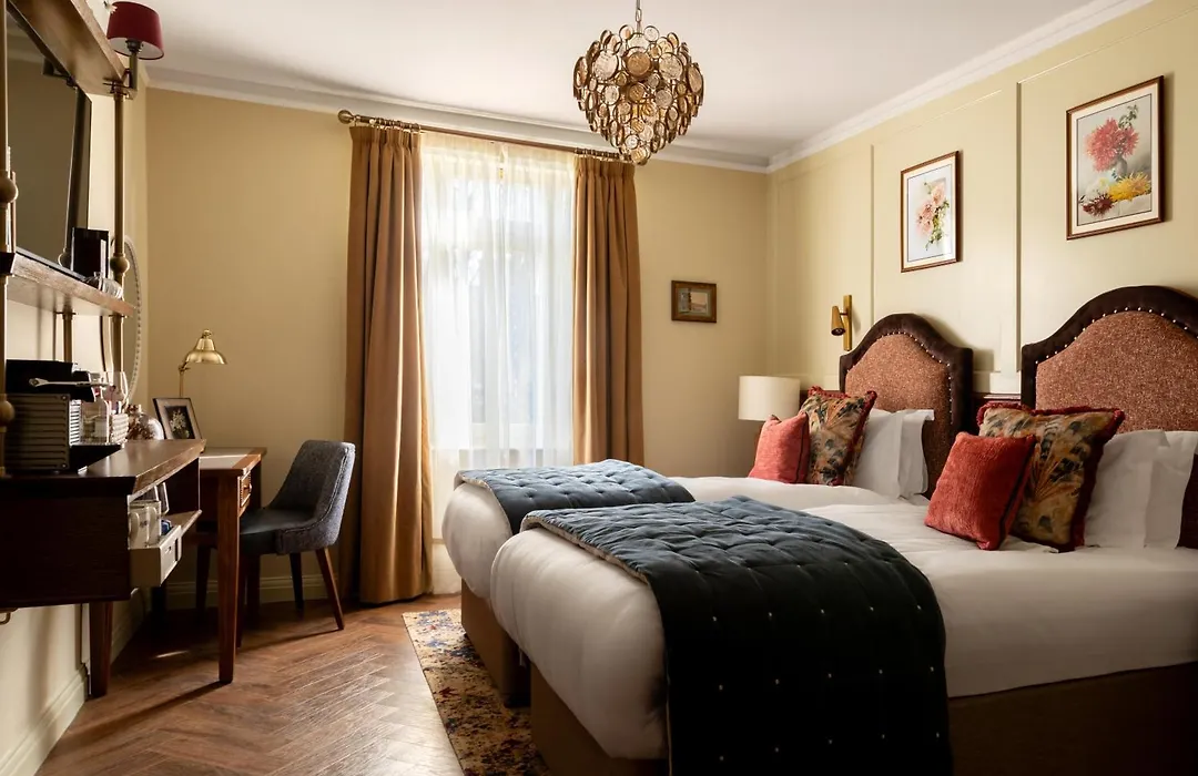 Coach & Horses Hotel-1