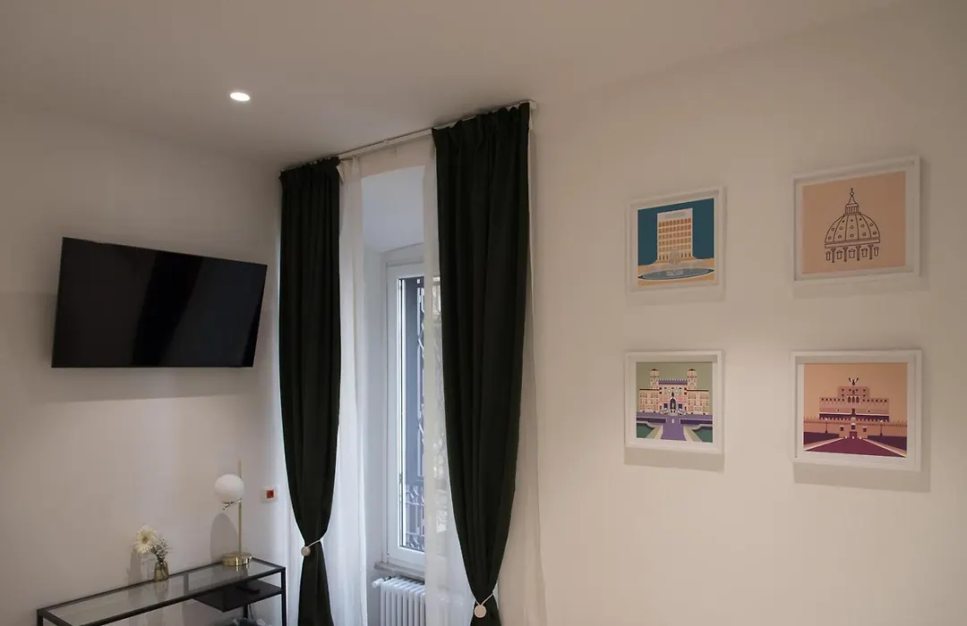 Colosseum Suites By Glen-1