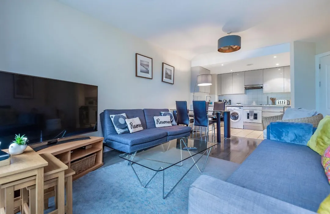 Battersea Power Station Apartment-1