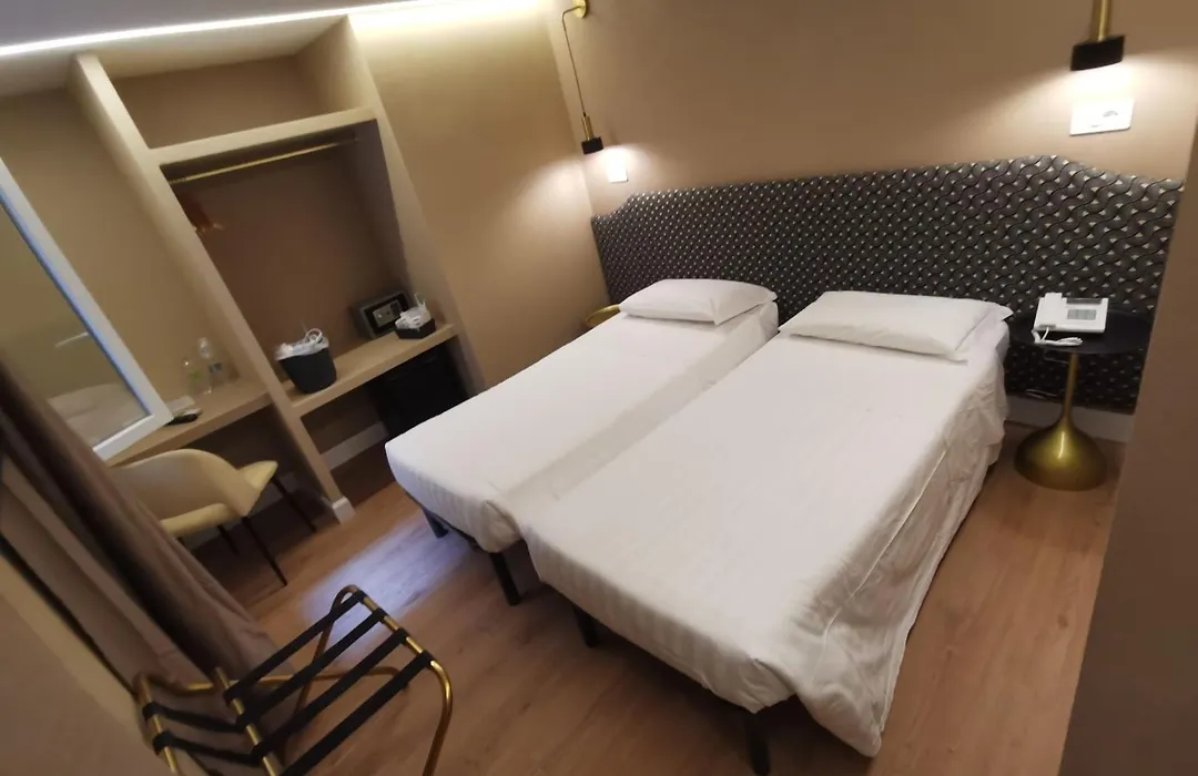 Hotel Fiori-1