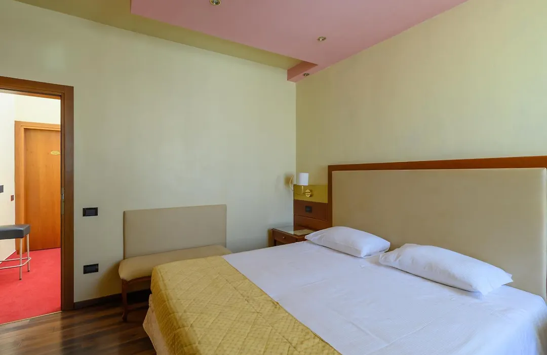 Diamantino Town House-1