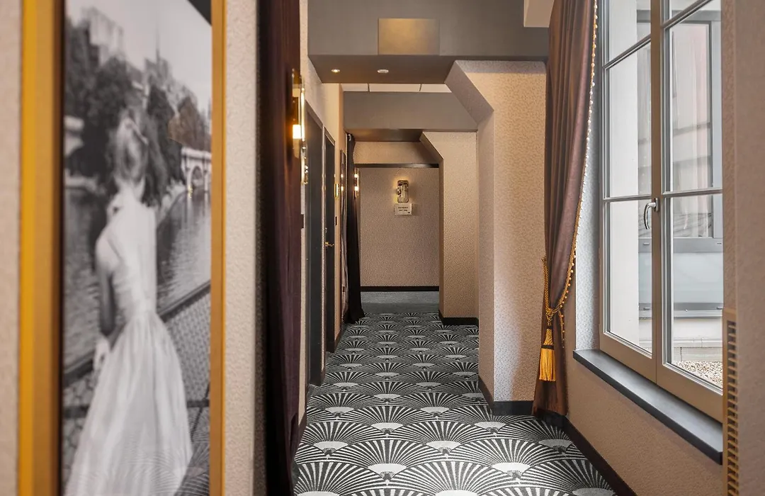 Niepce Paris, Curio Collection By Hilton-1