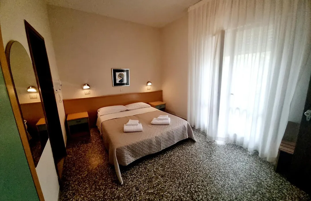 Hotel Anny-1