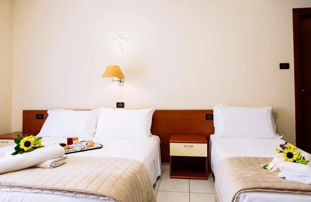 Hotel Leon - Ristorante Al Cavallino Rosso-1