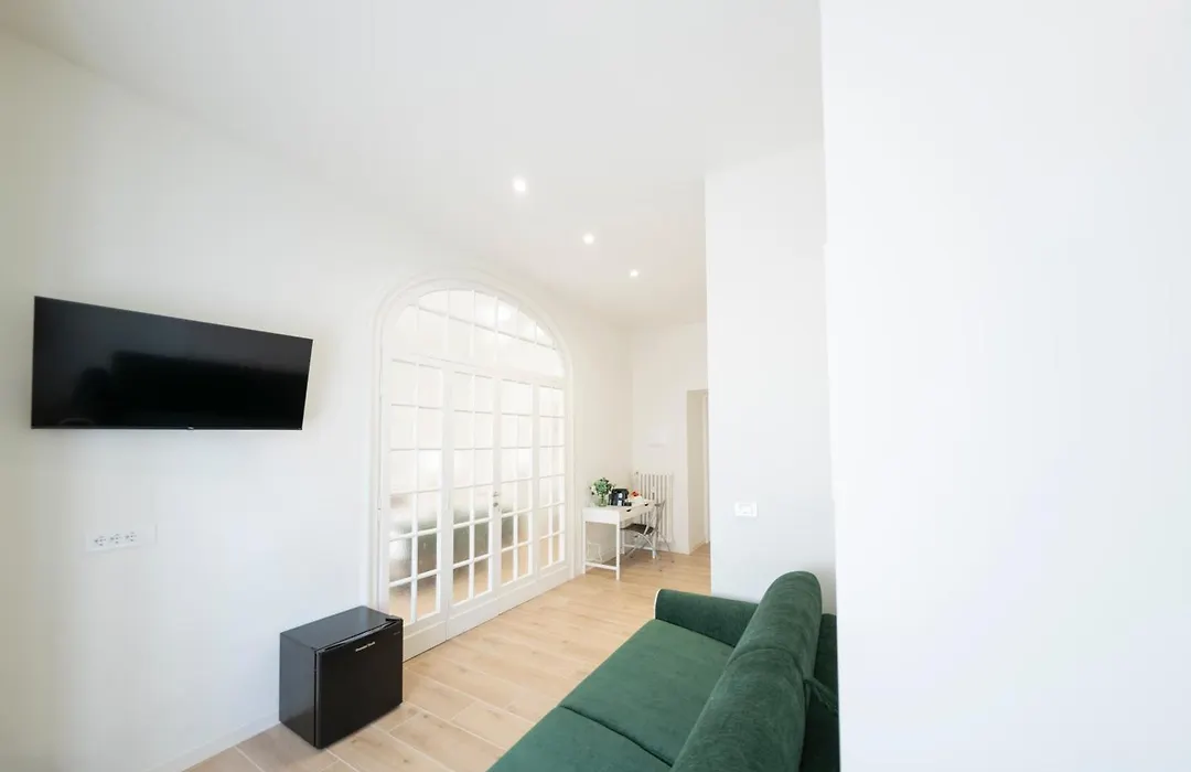 Domus Giulio Guest House-1