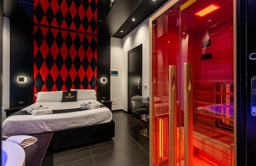 Maximum Hub Suite&Spa-1