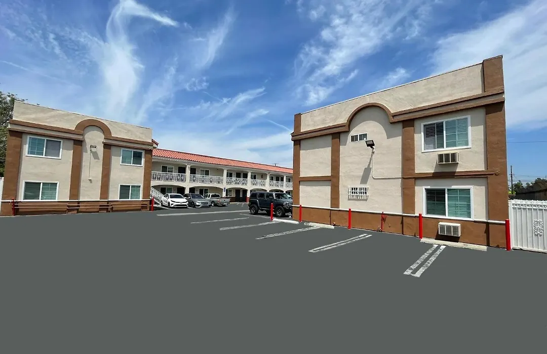Diamond Inn-1