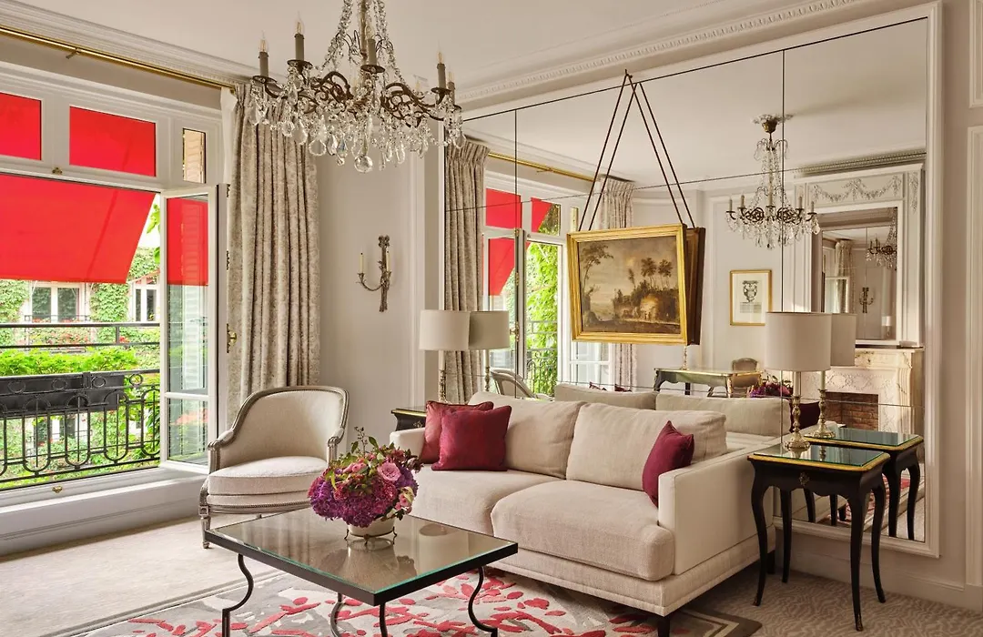 Hôtel Plaza Athénée - Dorchester Collection-1