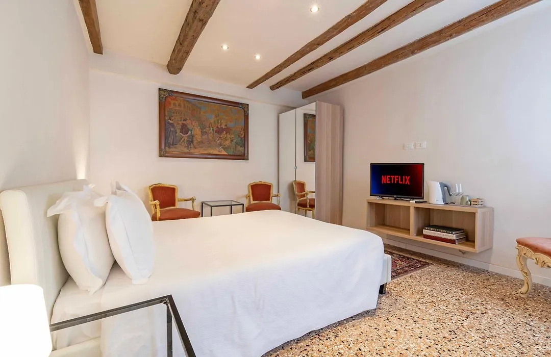Biennale Ensuite Rooms By Bricola Apartments-1