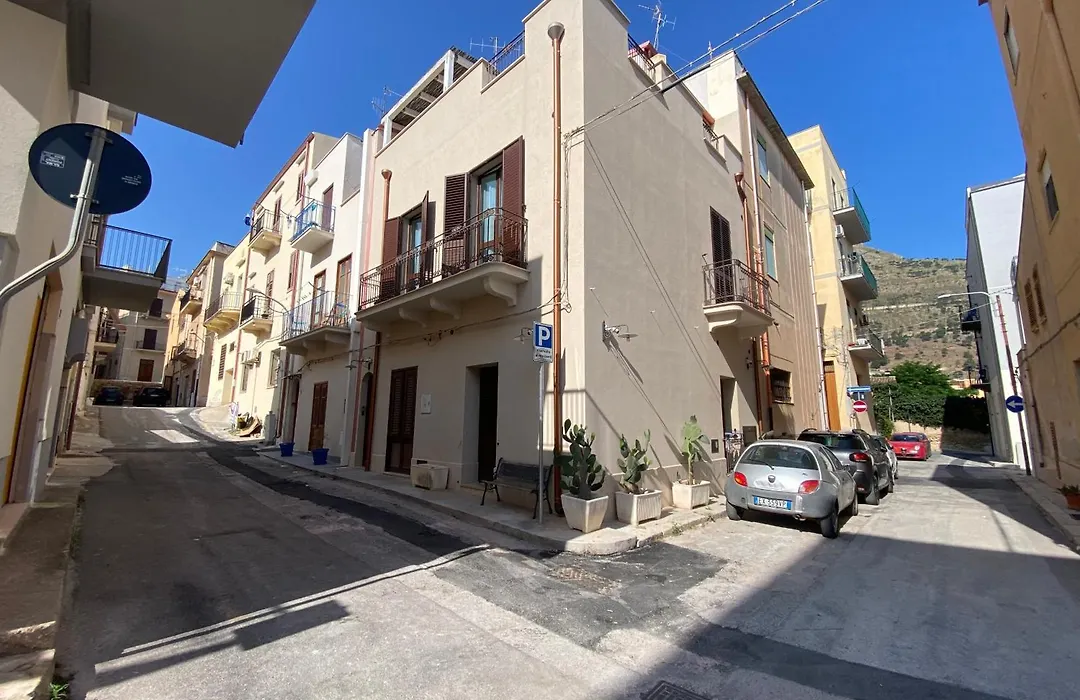 Via Siracusa 5-1