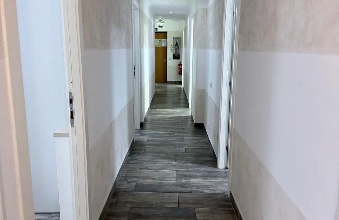 Tiburtina Guesthouse-1