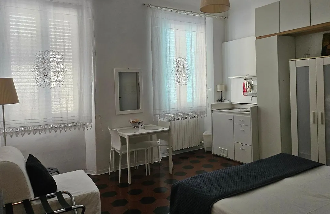 Lucretia House-1