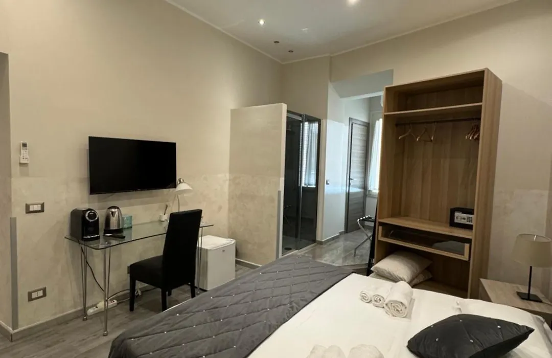 Rhs Rienzo Suites Guesthouse-1