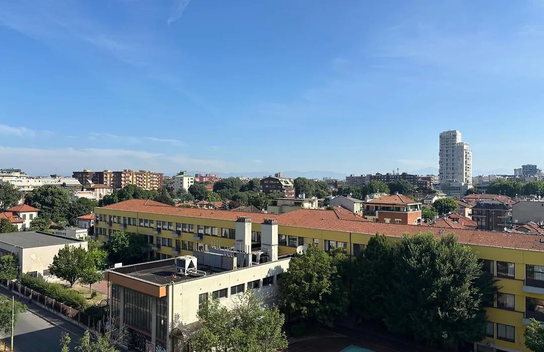 Enjoy Milano Skyline-1