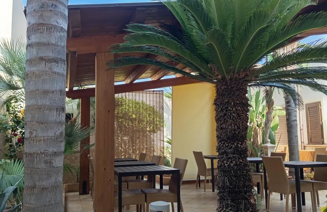 Amaryllis Hotel-1
