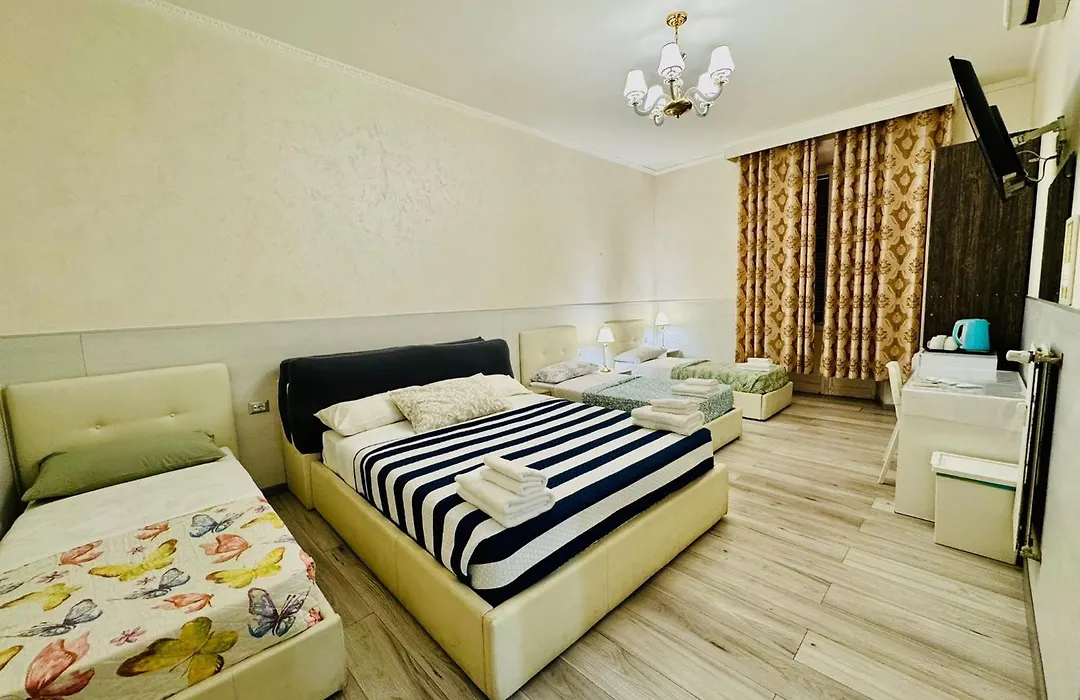 Oscar Suite Home-1