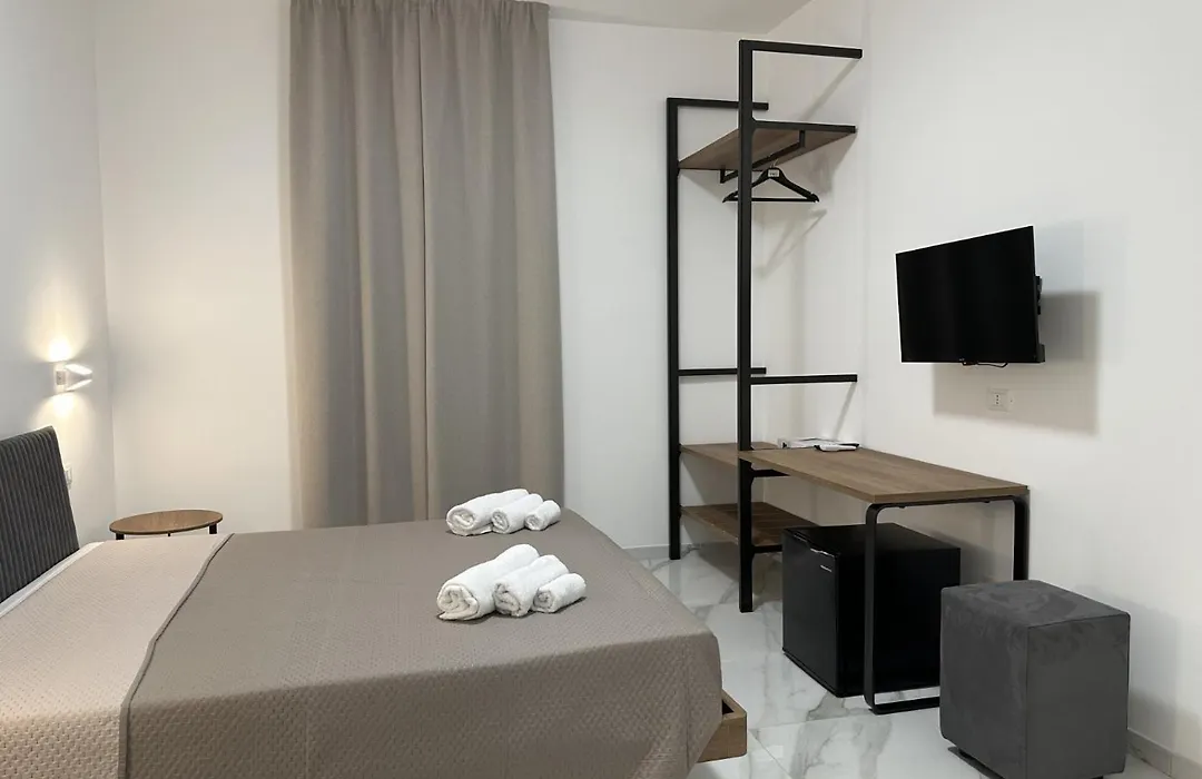 Bremi Rooms B&B-1