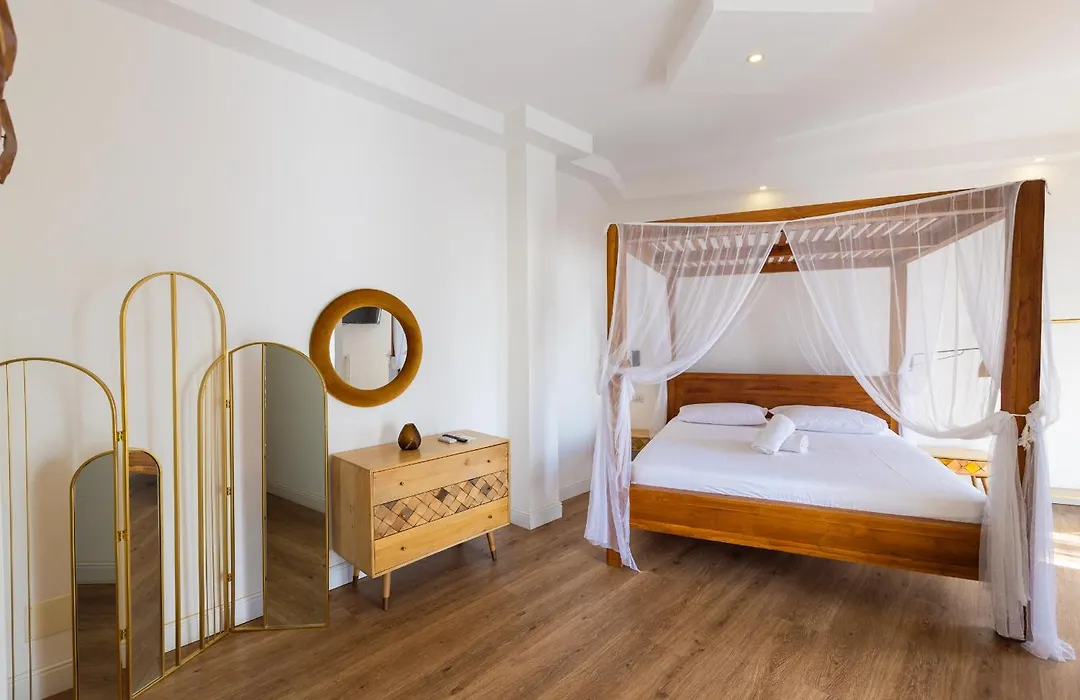 Domino Hotel-1