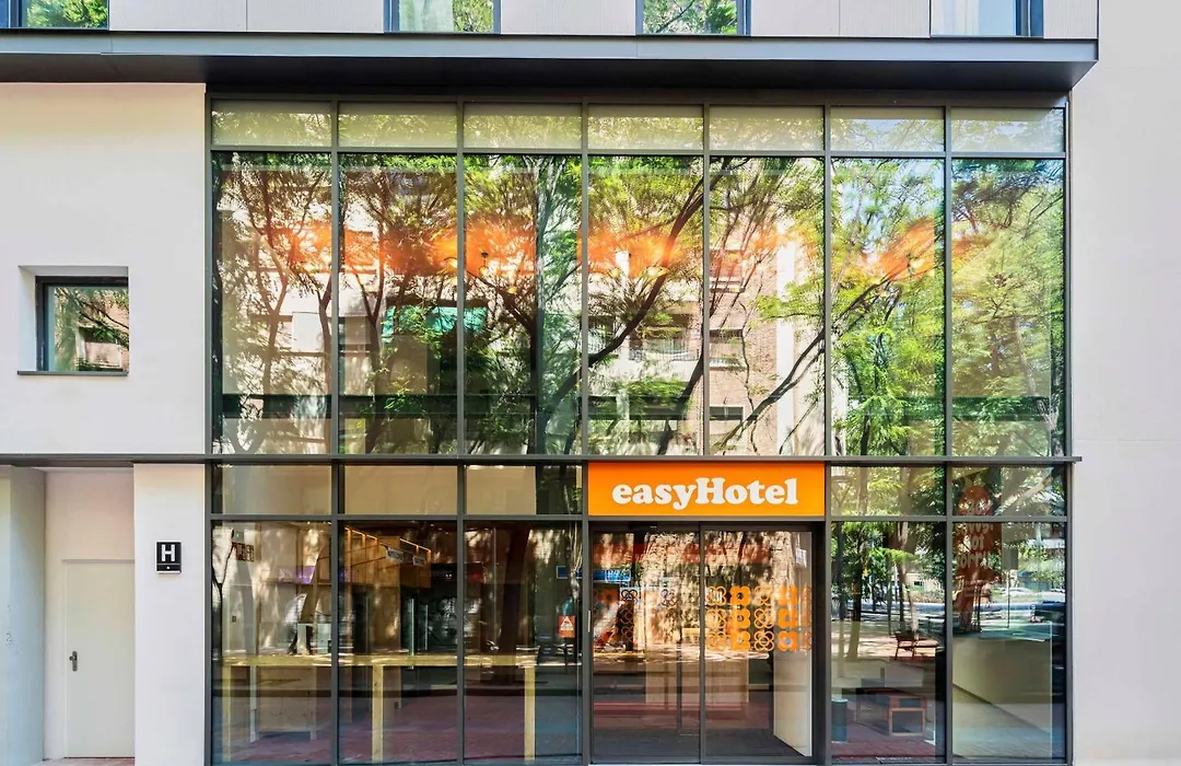 Easyhotel Barcelona La Sagrera-1