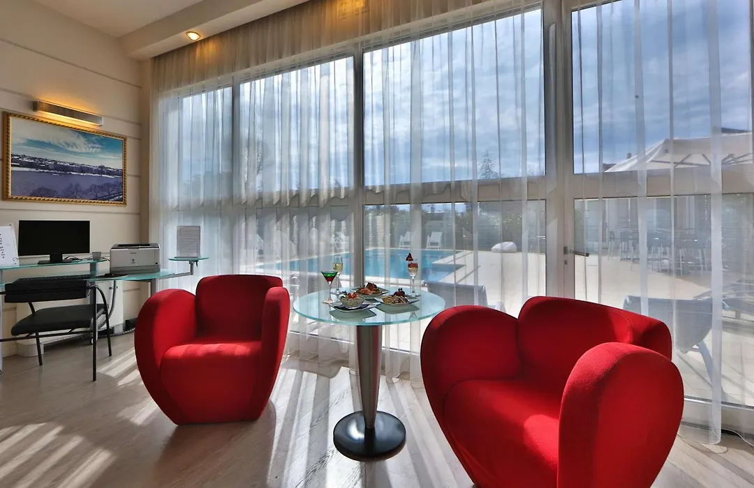 Best Western Plus Hotel Farnese-1