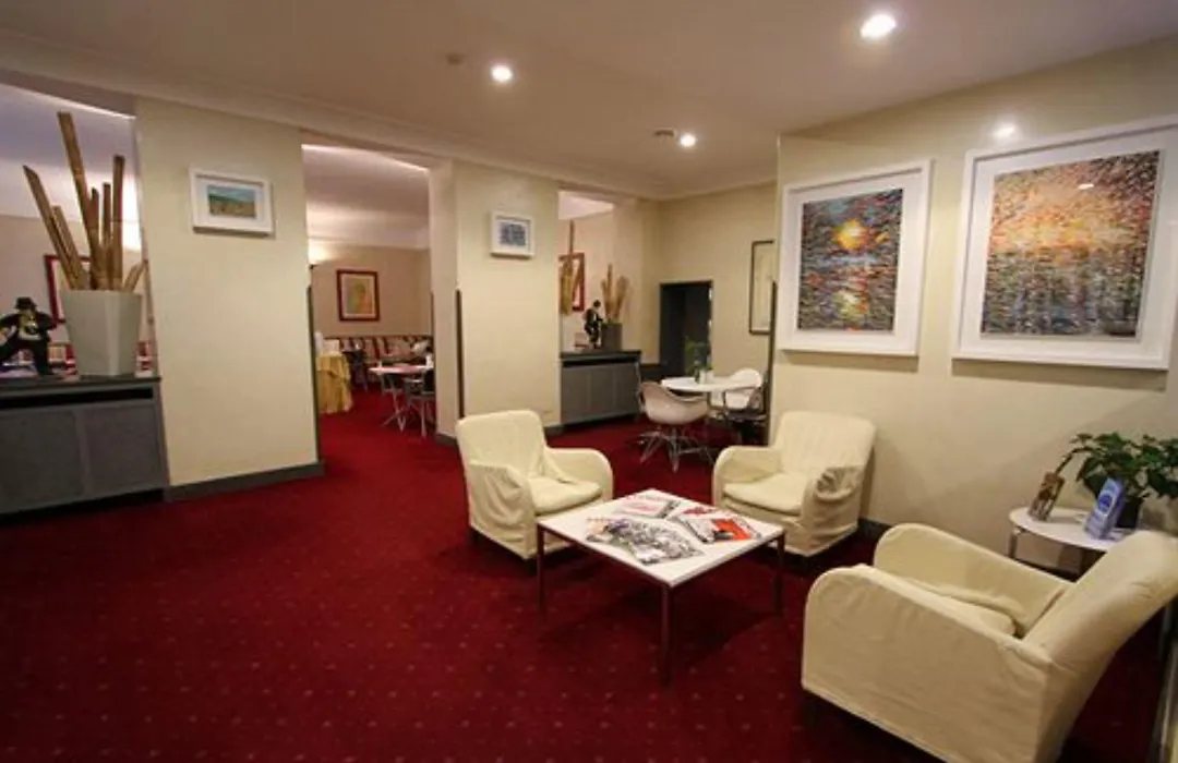 Club Hotel-1