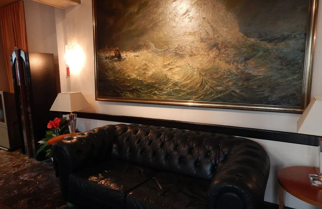 Hotel Montree-1