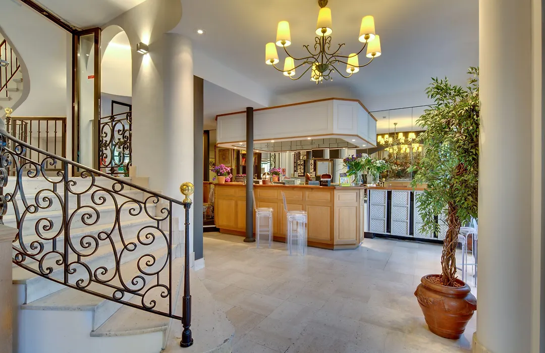 Grand Hotel Des Gobelins-1