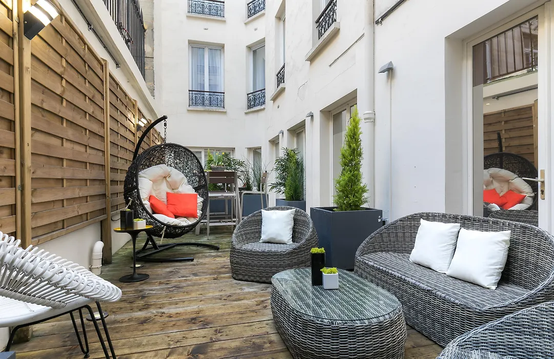 Hotel Magenta 38 By Happyculture-1