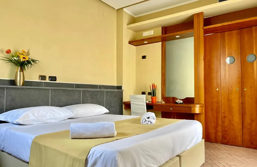 Hotel Suite Ares-1