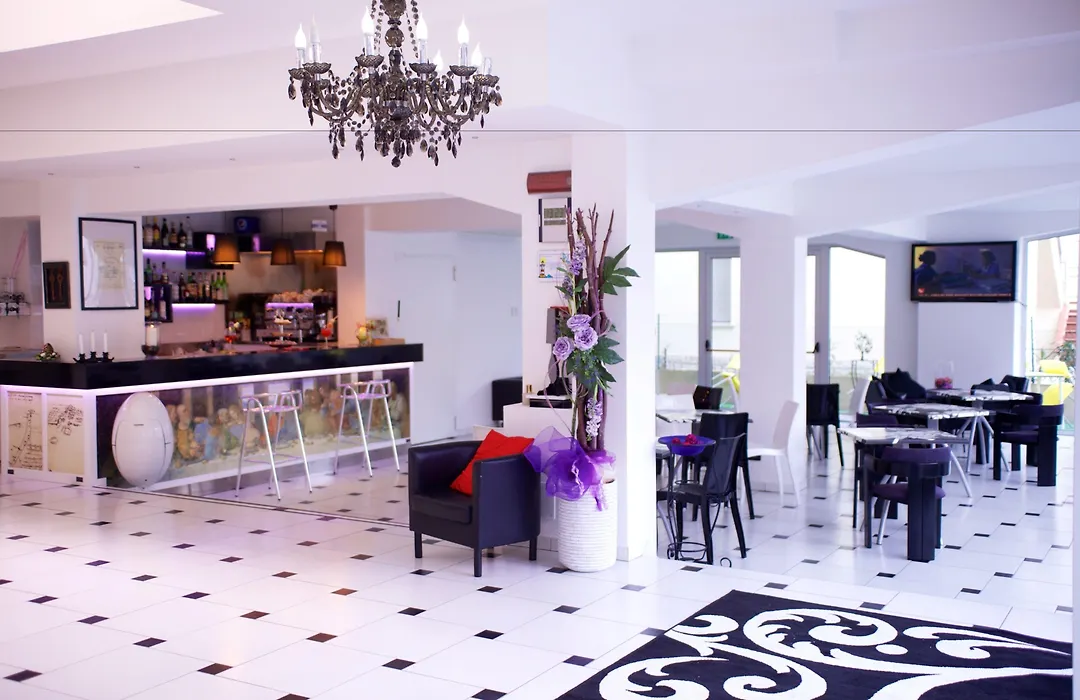 Hotel Leonardo-1