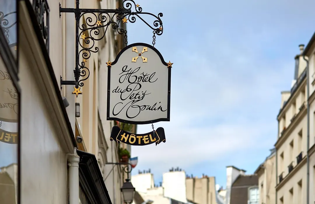Hotel Du Petit Moulin, Haute Couture Hotel By Lacroix-1