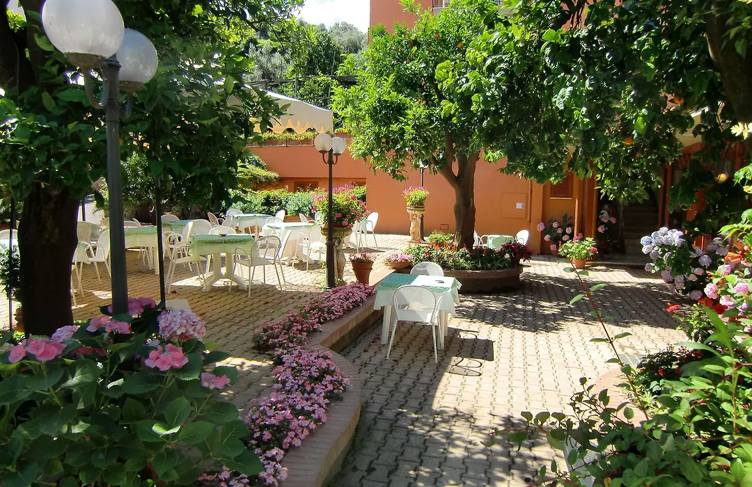 Hotel Girasole-1