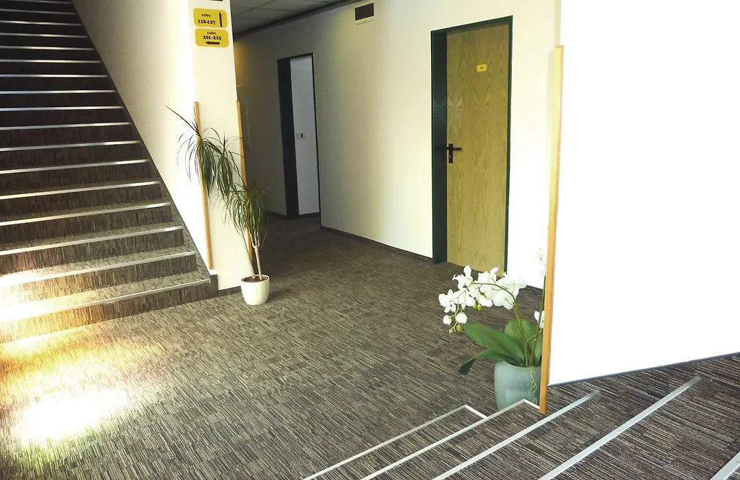 Lipa, Hotel&Bistro-1