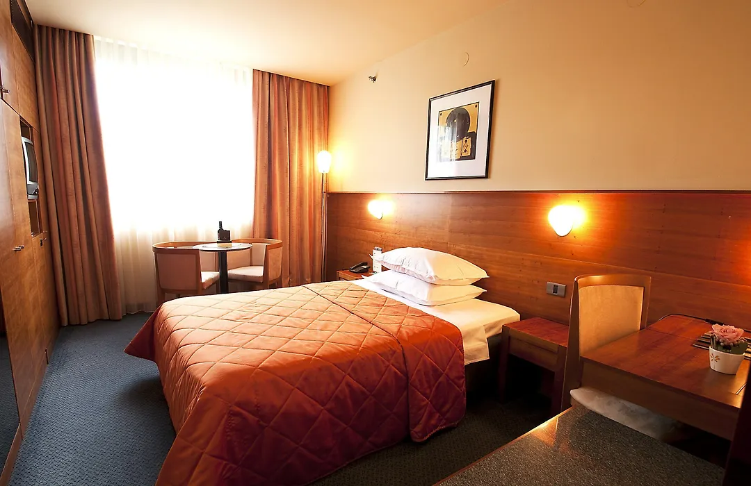 Park, Hotel & Entertainment-1