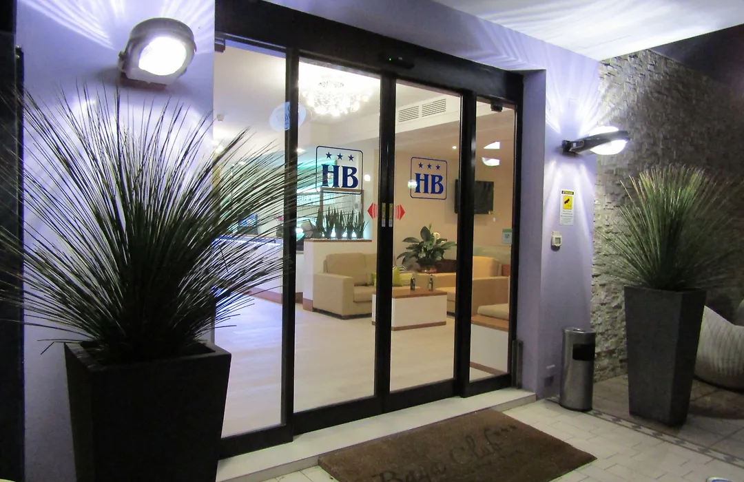 Hotel Baya - in centro, sul mare-1