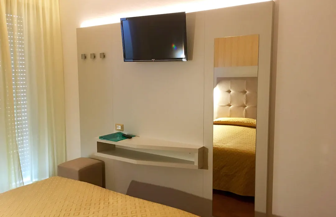 Hotel Monica-1