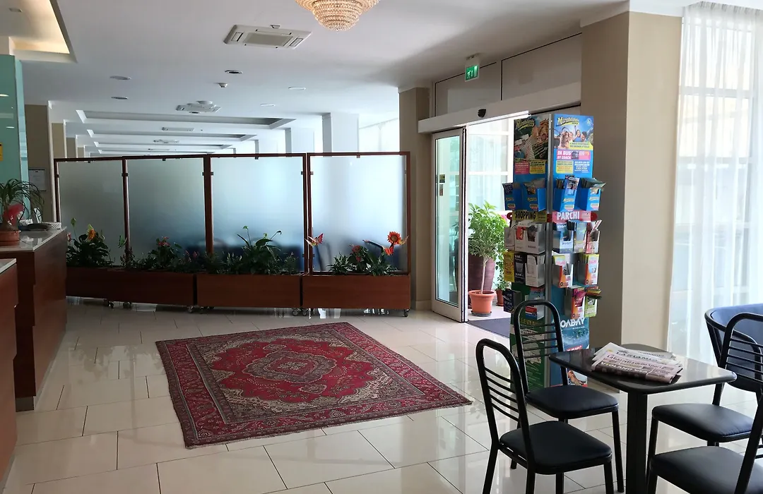 Hotel Boom-1